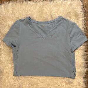 Women’s Light Blue Short Sleeve V Neck Tee Size M